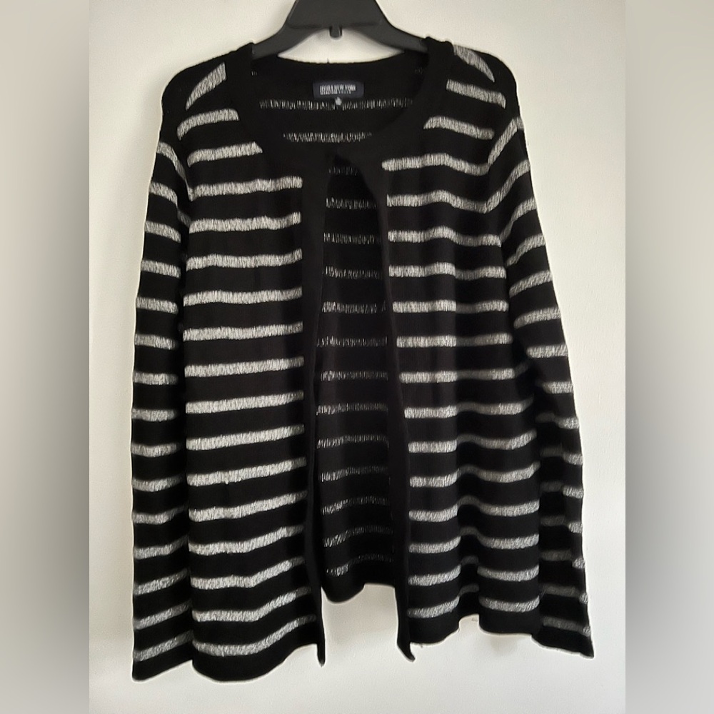 Jones New York. Woman’s Sweater.